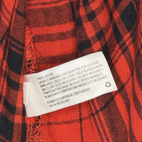 Universal Thread Plaid Henley Blouse - Deep Red & Black- Extra Large - Picture 6 of 7